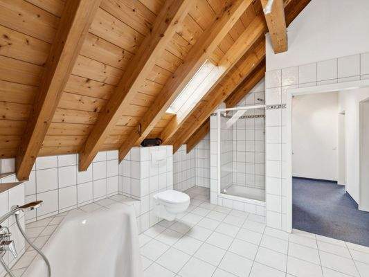 Bad Dachgeschoss Ansicht 2