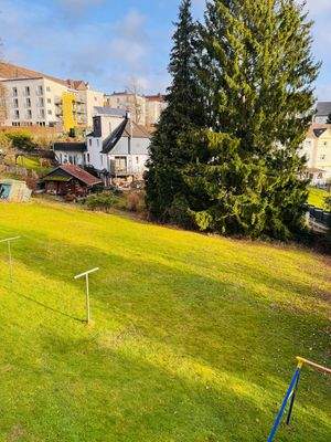 Grundstück auf der Rückseite des Immobilie 