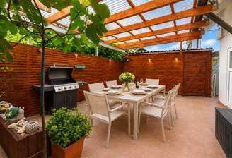 Titelbild_ Terrasse_ KI Generiert