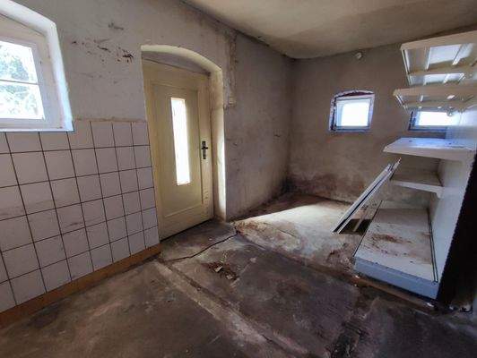 EG-Abstellraum/Zugang garten