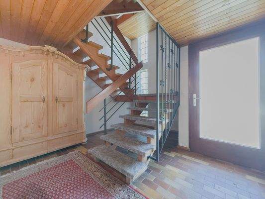 23 Eingangsbereich-Treppenhaus EG
