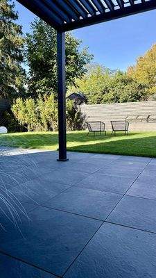 Terrasse mit Gartenblick