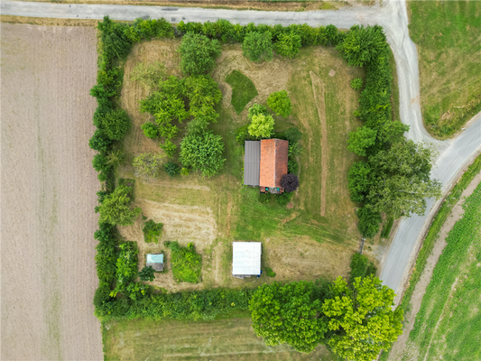 Privates Paradies umgeben von einer dichten Hecke