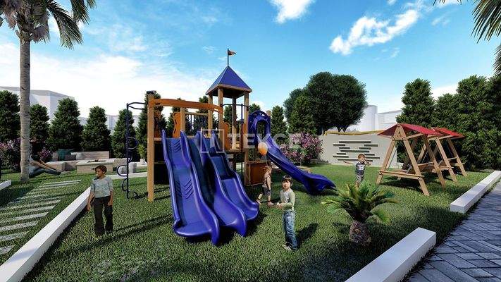 Sea-View Apartments in a Complex in Antalya Altıntaş