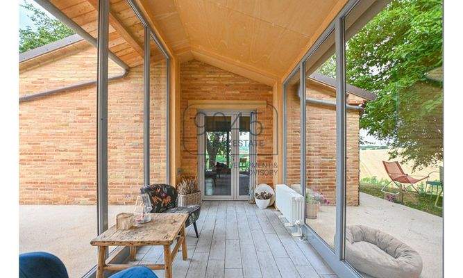 Charmantes Landhaus mit 4 Apartments und Panoramablick in Belvedere Ostrense – Marken