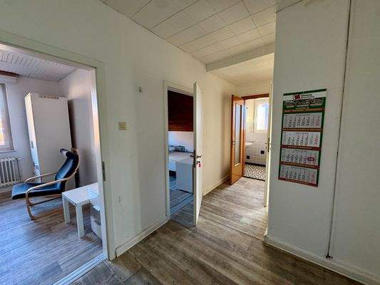 WHG links - Flur im OG