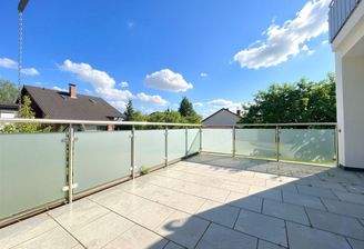 Große Terrasse Erdgeschoss