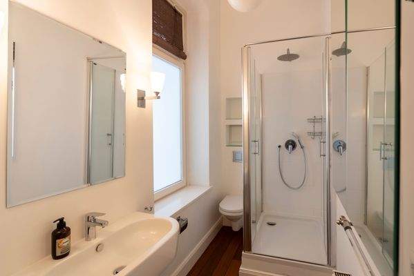 Duschbad mit Fenster