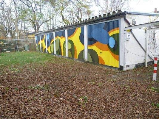 Einfahrt zu den Garagen