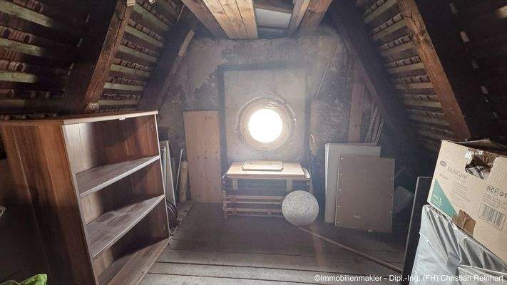 09 Dachbodenabteil.jpeg