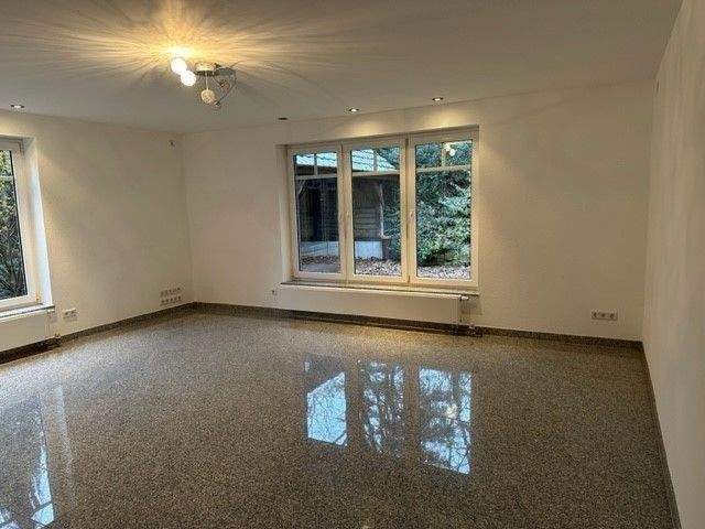 Wunderschöne 4 ZKB Erdgeschosswohnung mit Garten und Garage in Nordhorn zu vermieten - Photo 1