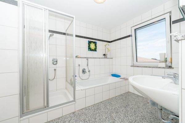 Bürogebäude (Einliegerwohnung) 