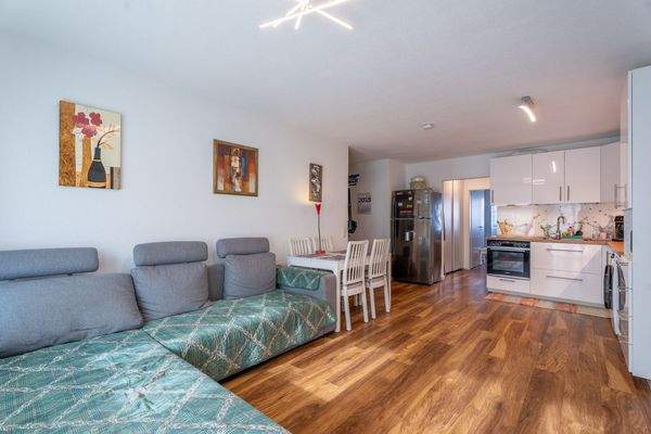 Wohn und Essbereich 2.jpg