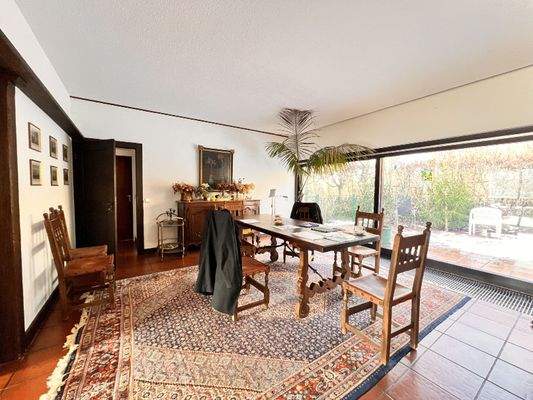 Esszimmer mit Terrasse davor