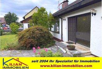 Bungalow und Garagen