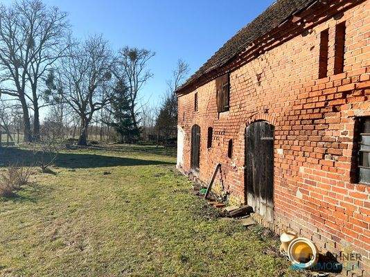 Grundstück mit Stallung
