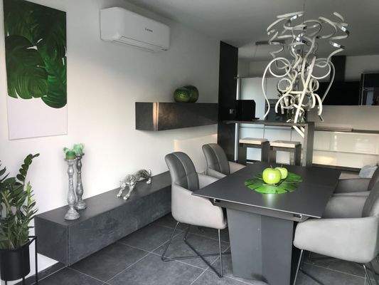 Essbereich mit Küche