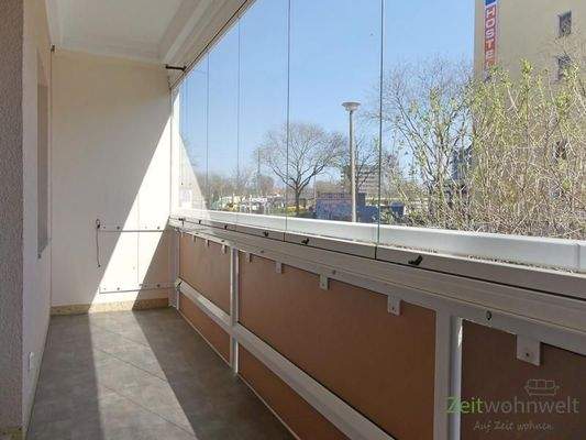 verglaster, abschließbarer Balkon