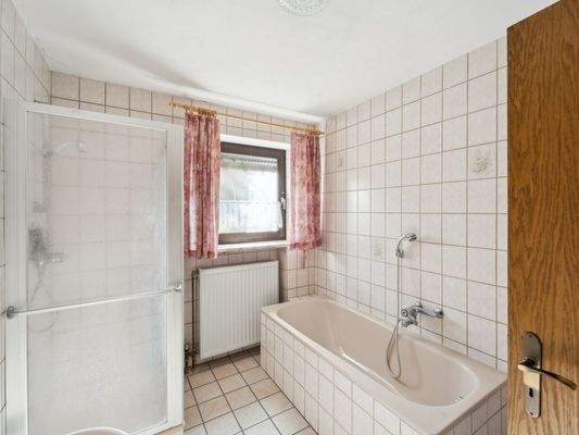 Bad - Einliegerwohnung UG