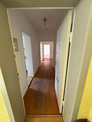 Flur vom Wohnungseingang.JPG