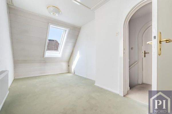 1. Zimmer im Dachgeschoss