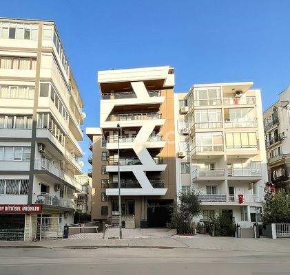 New Apartments Near Metro and Coast in İzmir Karşıyaka