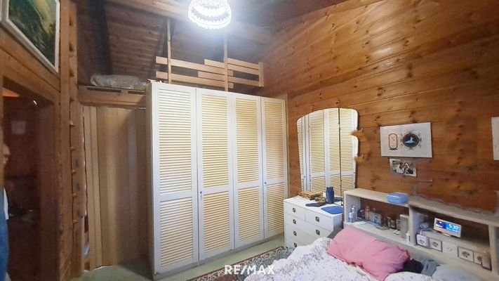 10 Schlafzimmer mit Schlafmöglichkeit oben