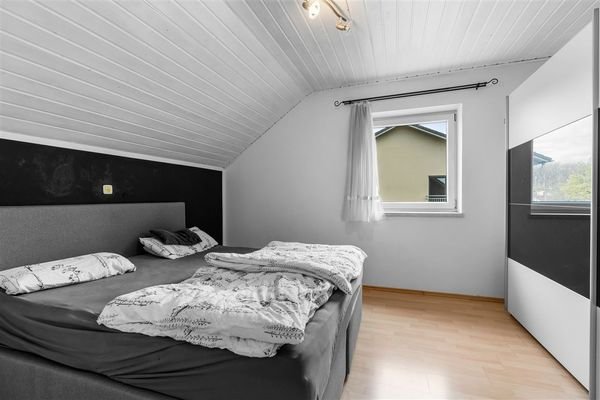 Schlafzimmer im OG