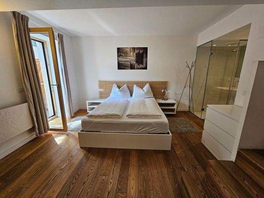 Elegantes, ruhiges Schlafzimmer