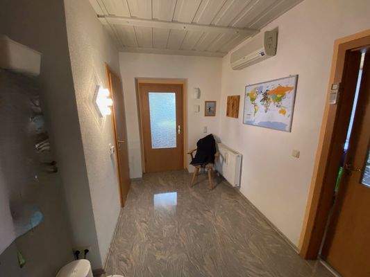 Diele EG in Richtung Hauseingang.jpeg