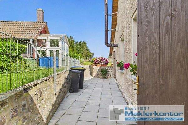 Weg zum Gartenbereich