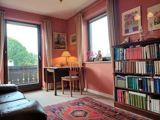 Im Lese- oder Kinderzimmer im 1. Stock 