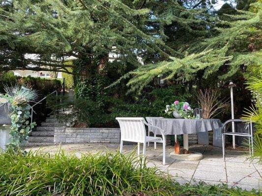 Freisitz vor dem Haus