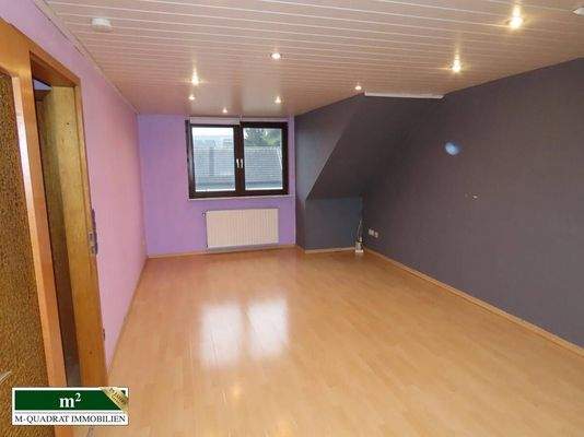 Wohn-/ Schlafraum DG