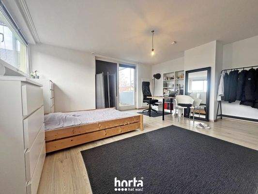 Wohn-/Schlafzimmer Ans. II