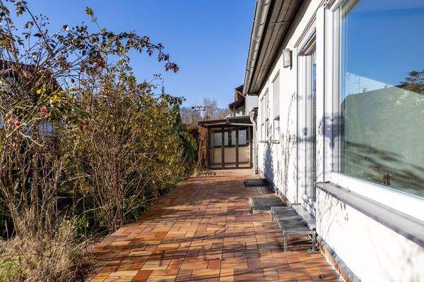 Handwerker-Projekt zur Renovierung (OKAL-Fertighaus mit PV-Anlage)