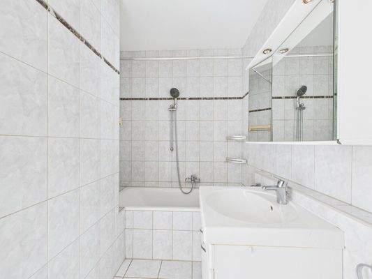 CAM04191G0-PR0077-STILL012