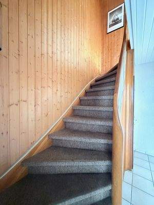 Treppe ins Obergeschoss