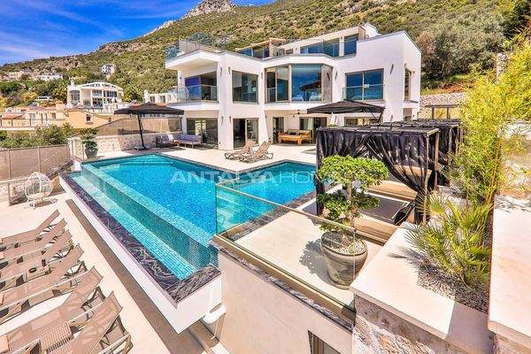Luxury Sea View Villa with Extensive Amenities in Kalkan Antalya