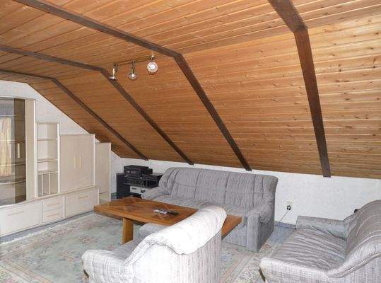 Wohnzimmer im Dachgeschoss
