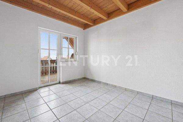 Schlaf- o. Wohnzimmer DG