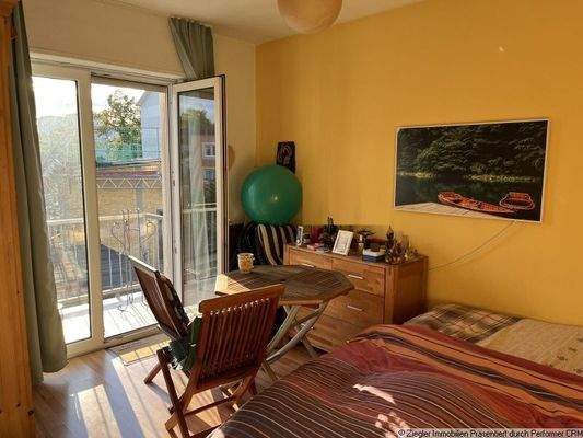 27 - 1 OG - Links - Schlafzimmer