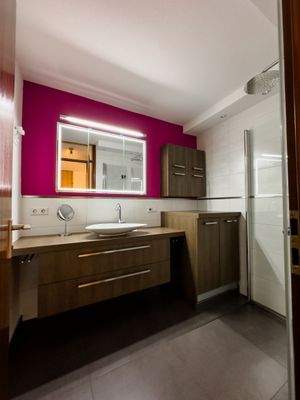 Bad mit bodengleicher Dusche