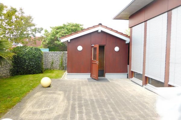 Der Aussenbereich mit Sauna