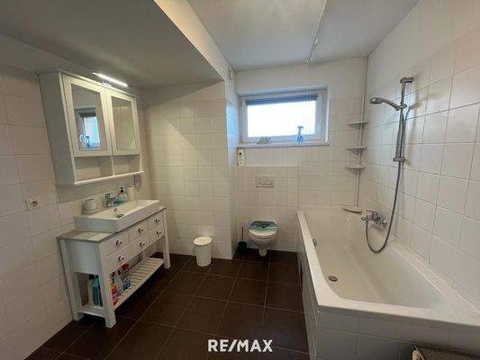 Badezimmer inkl. WC im Obergeschoss