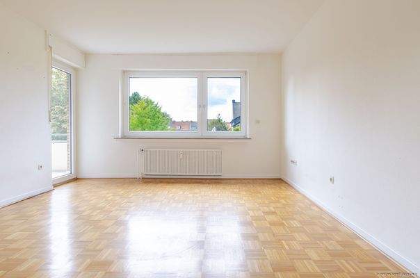 Wohnraum mit Zugang zur Loggia