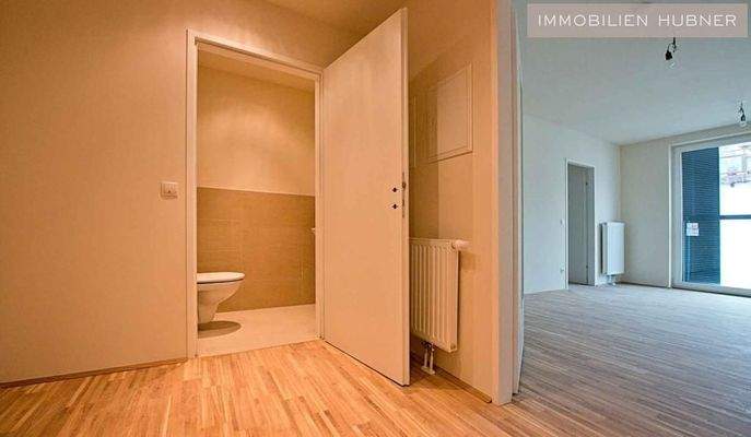 Blick vom Vorraum zum WC