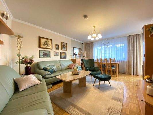 gemütlicher Wohn-/ Essraum ...