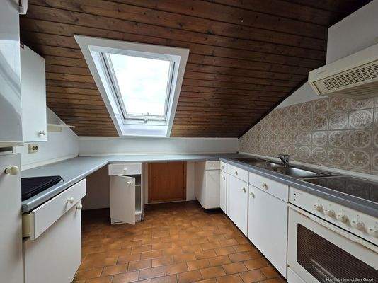 Küche mit viel Stauraum und Arbeitsfläche