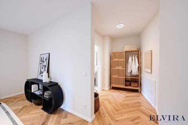 Schlafzimmer mit Ankleide